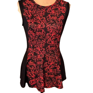 The pyramid collection red and black flared tunic size small